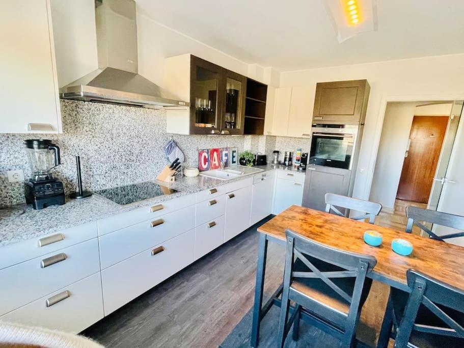 Big Penthouse 2 Bedrooms In Center With Parking And Largeterrace-41 Luxemburg Kültér fotó