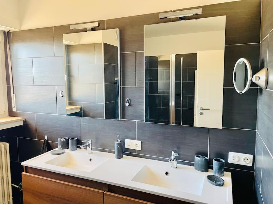 Big Penthouse 2 Bedrooms In Center With Parking And Largeterrace-41 Luxemburg Kültér fotó